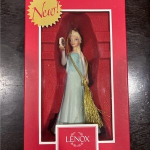 Disney Frozen Elsa Figurine